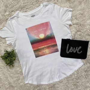 Old Navy Graphic Tee 💗 White